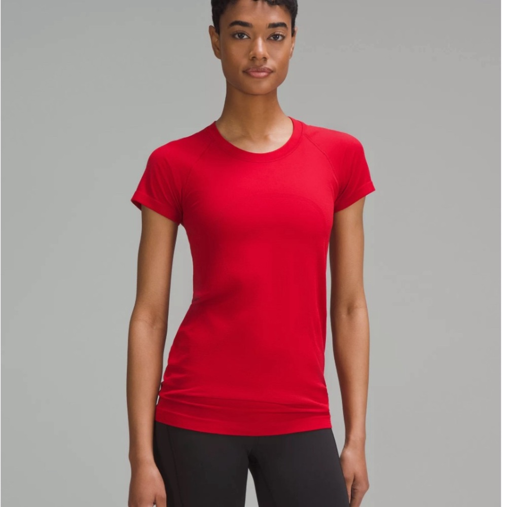 Lululemon red swiftly tech